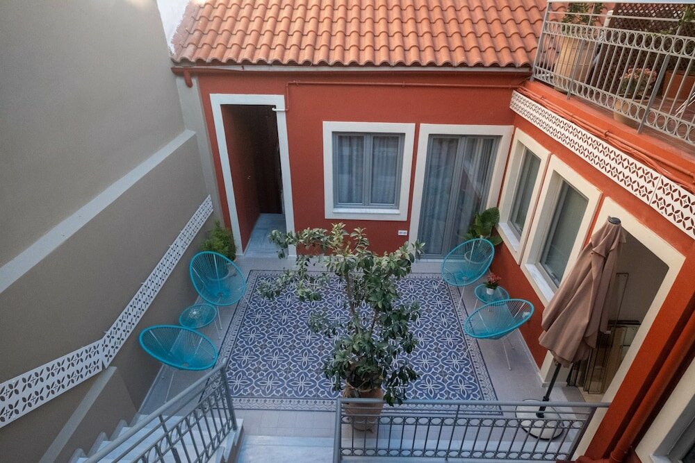 Фото Athenian Yard Suites