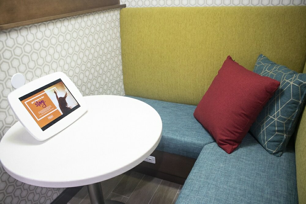 Фото Hampton Inn & Suites Portland West