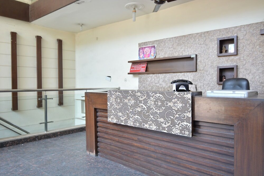 Фото Oyo 40230 Hotel Royal Palace