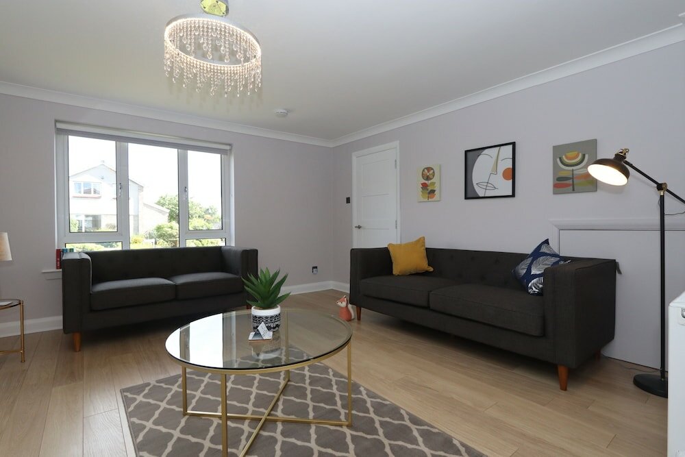 Фото Dunfermline Luxury 3 bedroom house