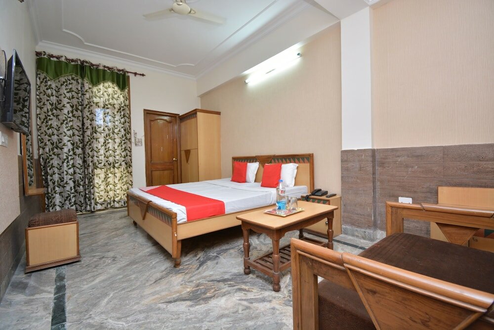 Фото Oyo 40230 Hotel Royal Palace