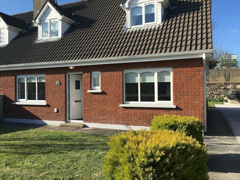 Гостиница Home From Home, Tralee. Ideal Location в Трали