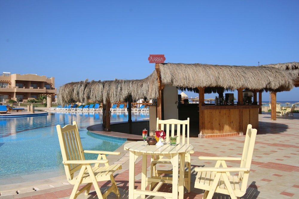 Фото Laguna Beach Marsa Resort