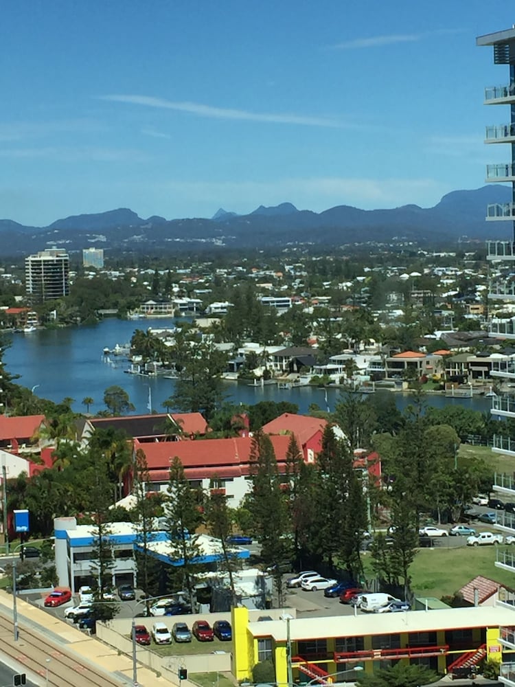 Фото Upmarket Apartment at Beach