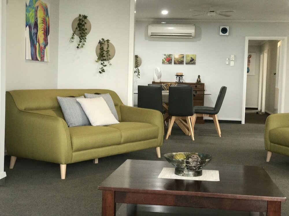 Фото Oamaru Holiday Homes 92 Aln Street