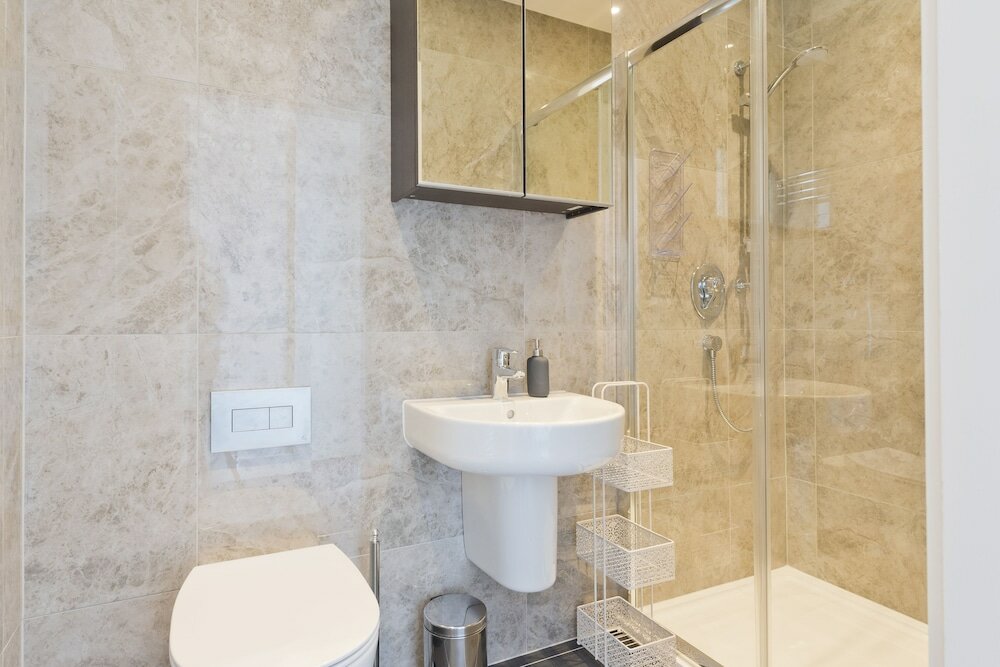 Фото Henrietta Suites City Centre