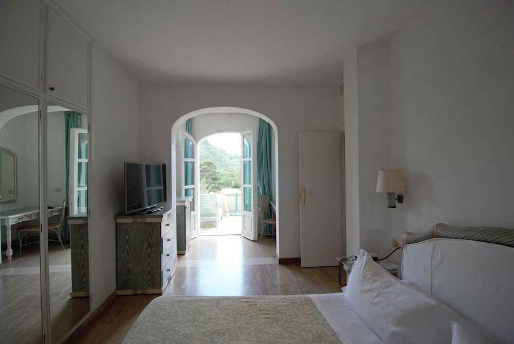 Фото Hotel Villa Portuso