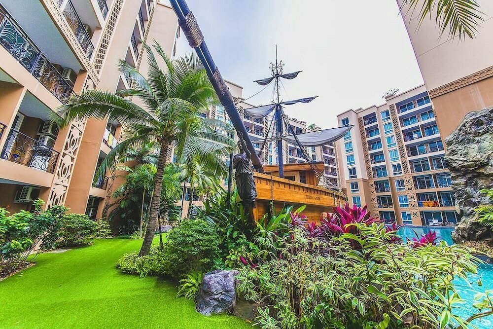 Фото Atlantis Condo Resort Jomtien by Evt