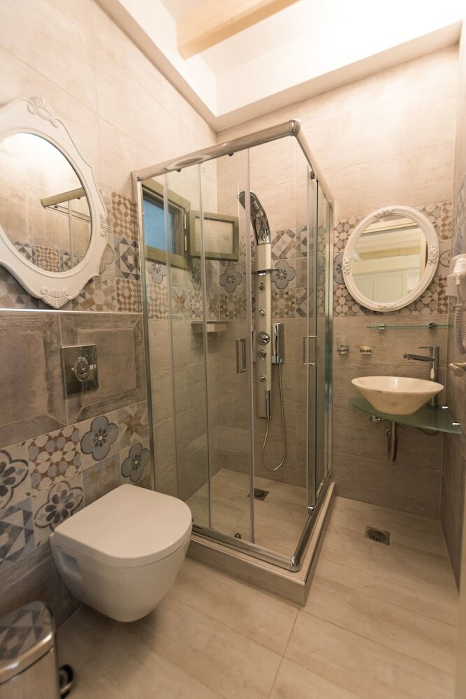 Фото Faces Art Suites