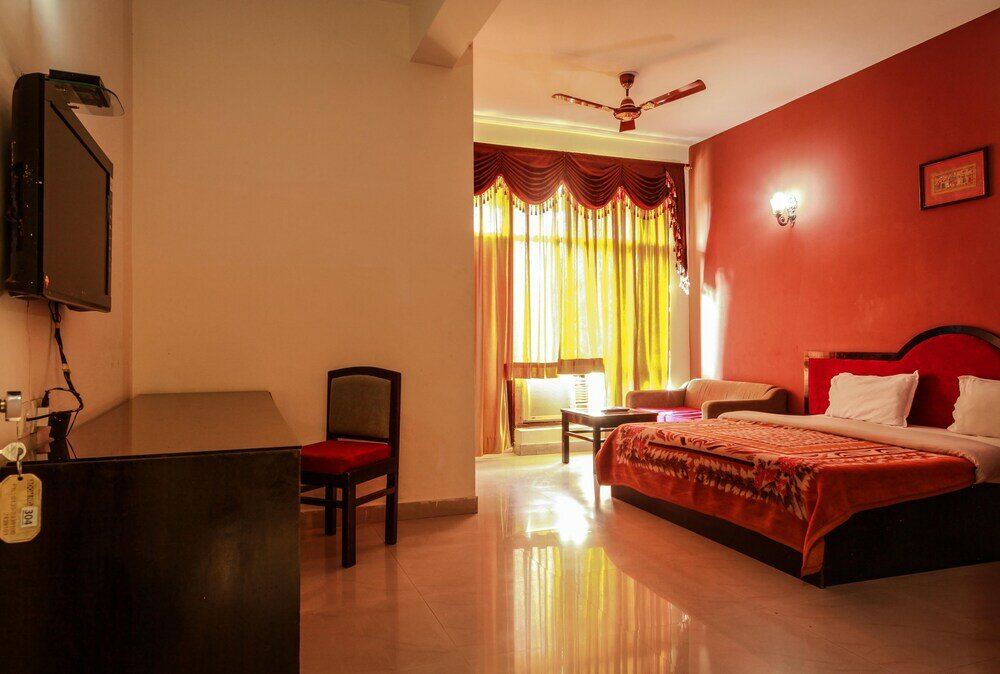 Фото Hotel Neeraj Bhawan