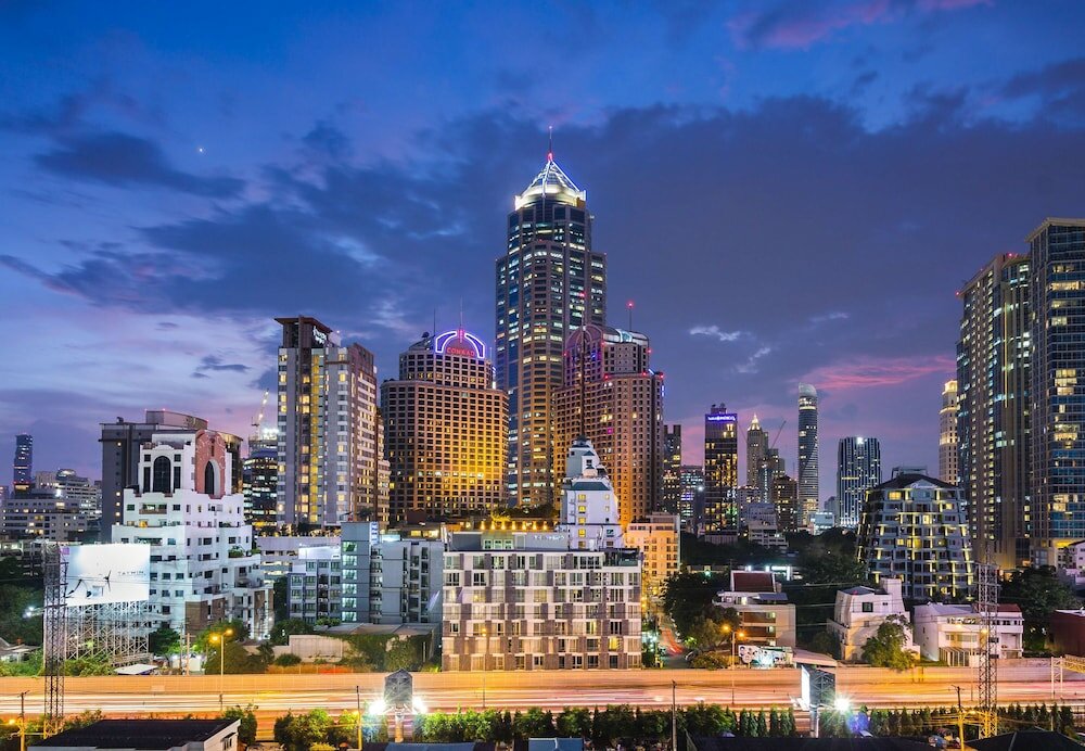 Фото Surestay Plus Hotel by Best Western Sukhumvit 2