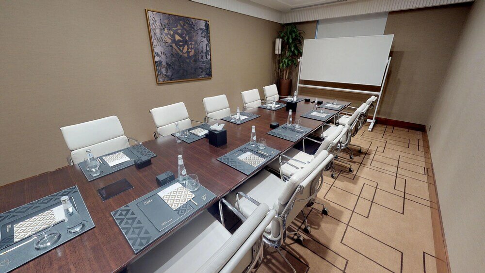 Фото The Hotel Galleria Jeddah, Curio Collection by Hilton