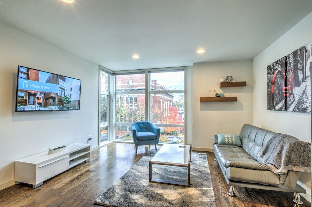 Фото Modern Home with Rooftop Oasis