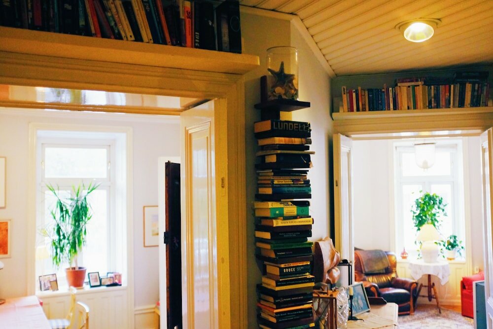 Фото Beautiful, Artistic, Heirloom Apartment