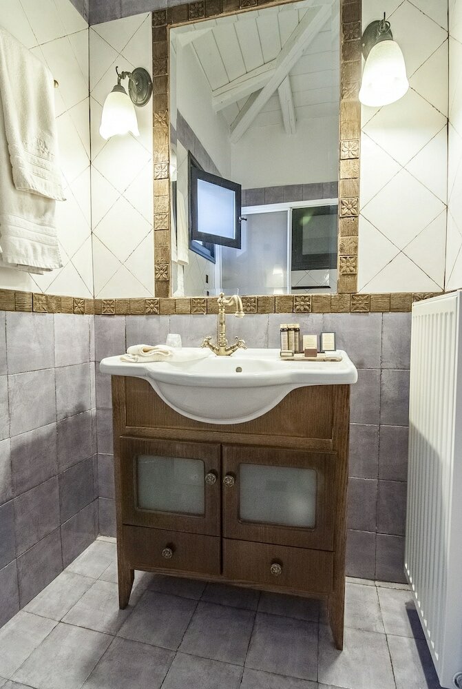 Фото Ostra Menalon Luxury Suites