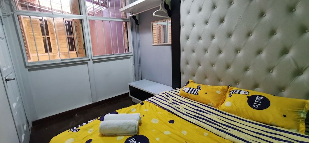 Фото Moustachz Hauze