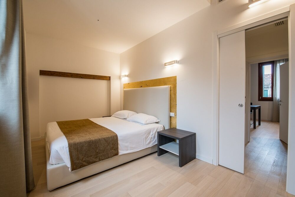 Фото Charming Palace Corte Del Teatro