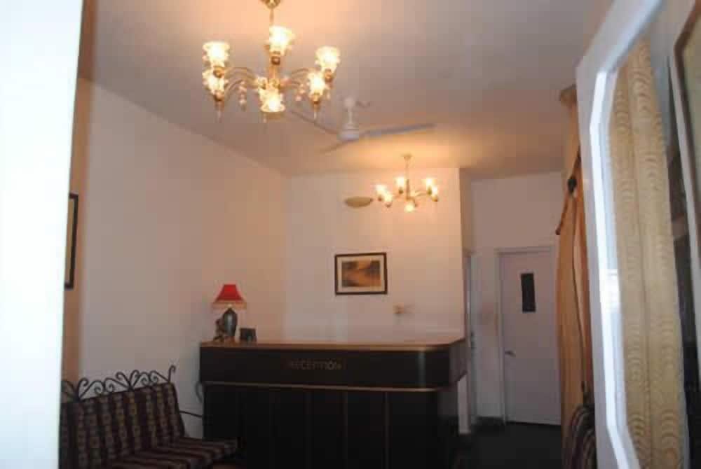 Фото Hotel Dev Cottage