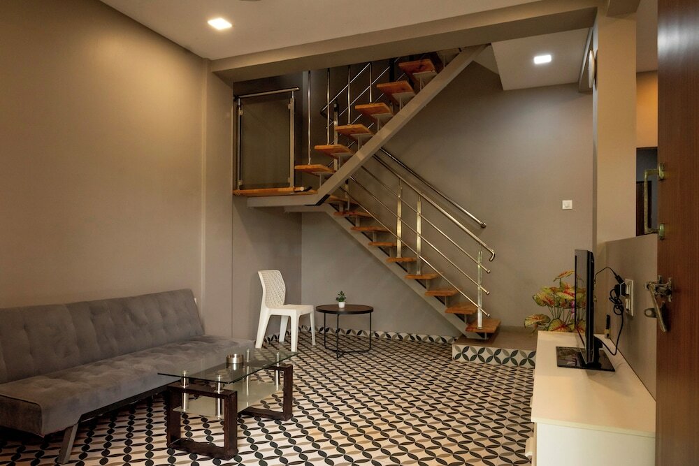 Фото Hotel Sadhana Executive