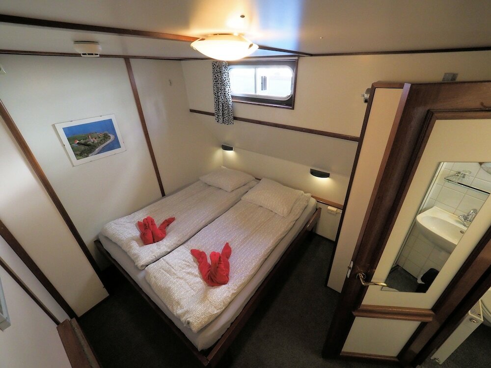 Фото Hotelschip Sarah