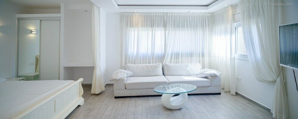 Фото Royal Lea Apartments