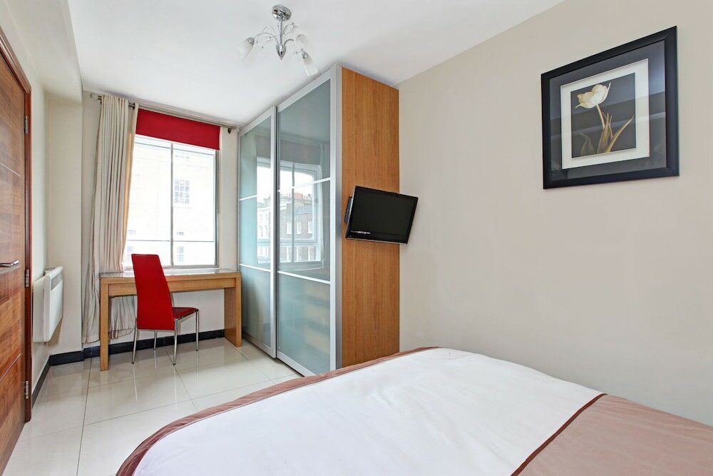 Фото Baker Street Suites