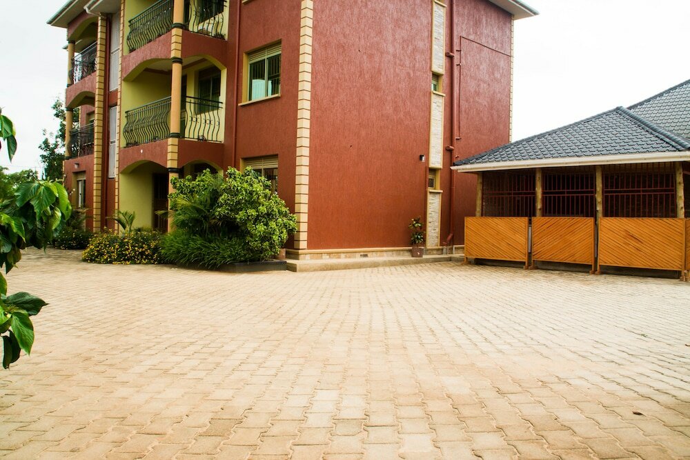 Фото Homely Nest Hotel