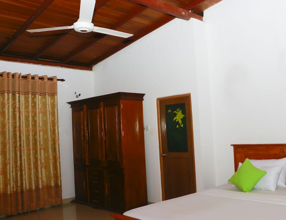 Фото Darshani Hikka Villa