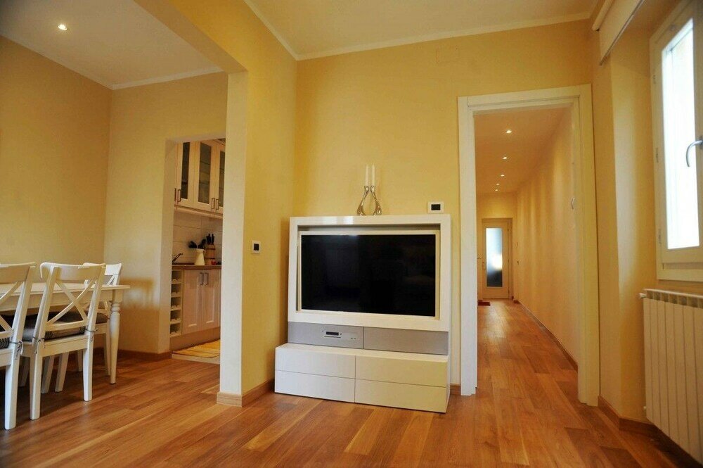 Фото Deluxe Apartment