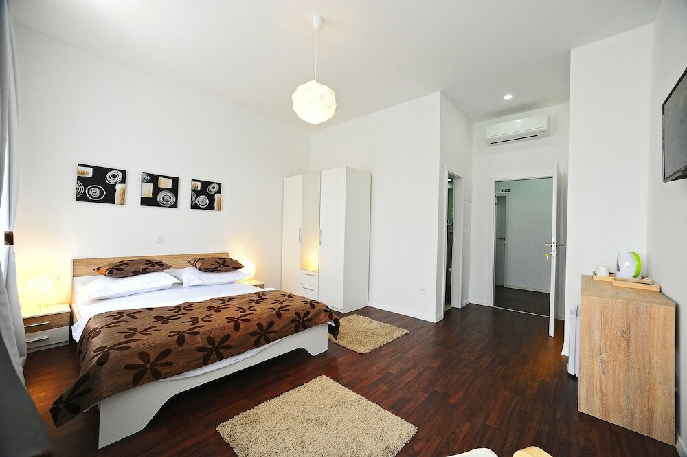 Фото Valenti Rooms