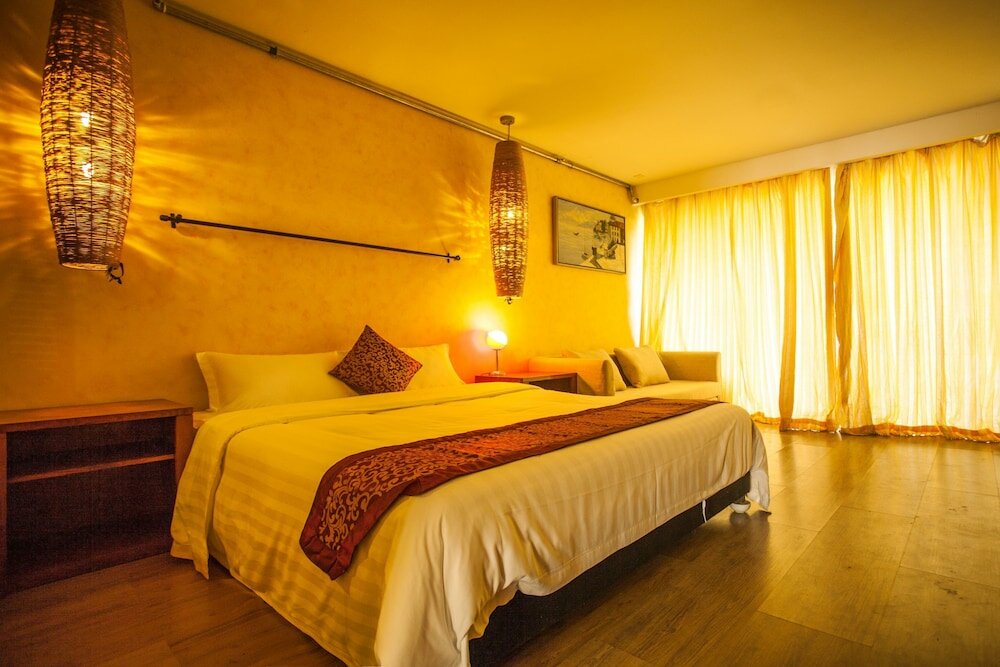 Фото Ling Hai Apartment