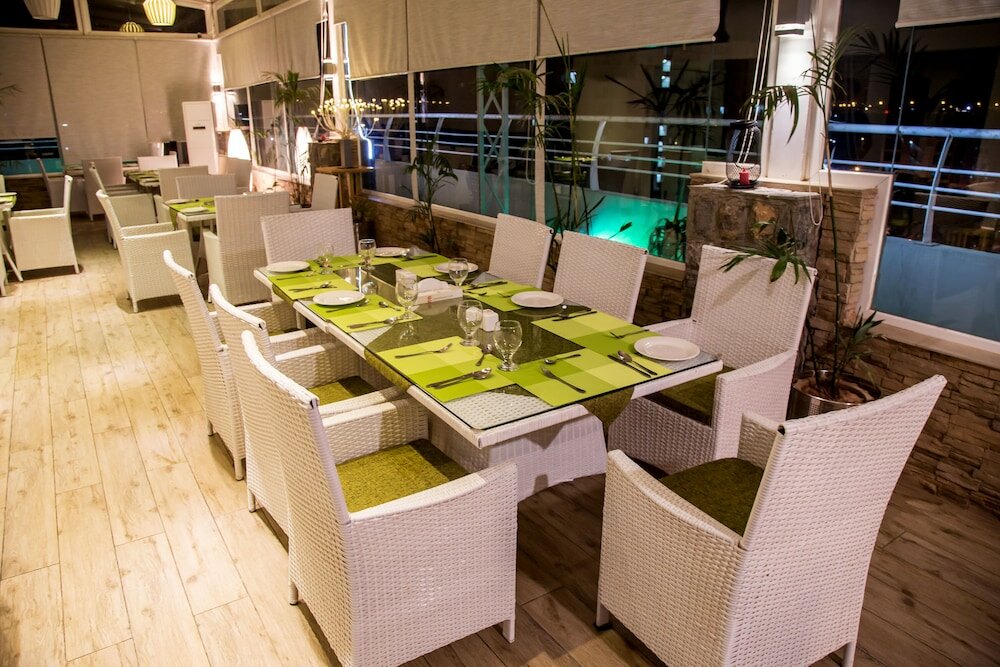 Фото Grand Islamabad Hotel