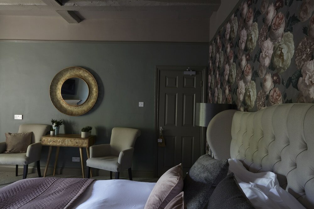 Фото Horse and Groom