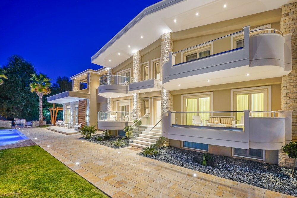 Фото Lobelia Luxury Suites