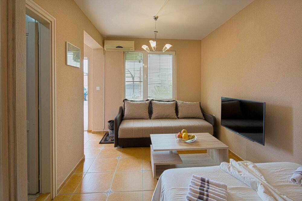 Фото Adriatic Hill Apartments