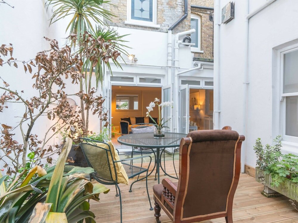 Фото Stunning house in Chelsea