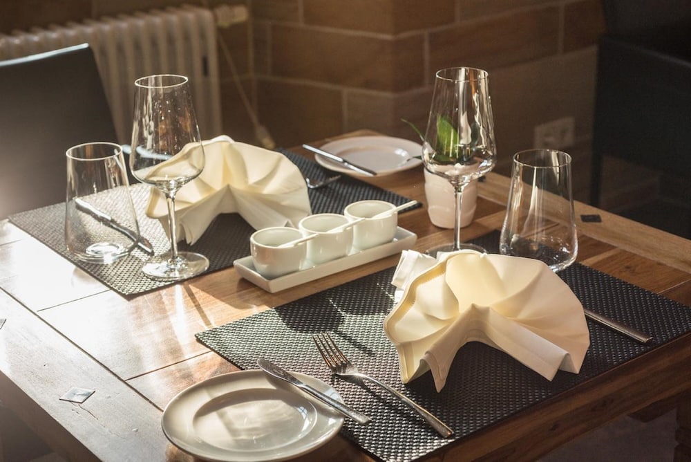 Фото Schlosshotel Bergzaberner Hof