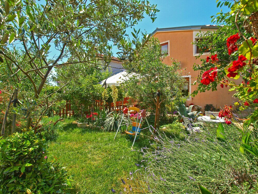 Фото Apartments Mara 44