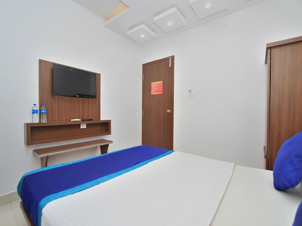 Фото Oyo 12153 Hotel B S International