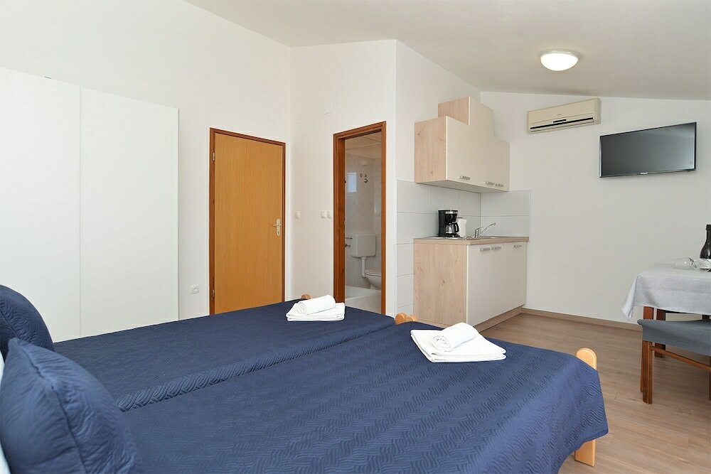 Фото Apartments Emil 596