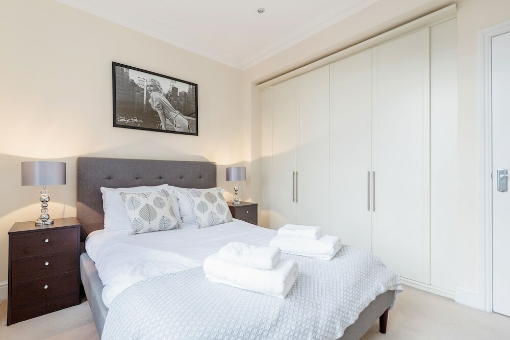 Фото Spectacular Strand Two Bed Apartment