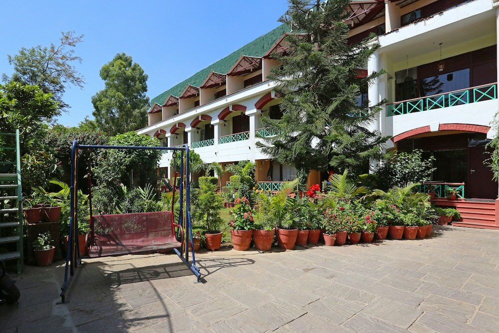 Фото Oyo 8600 Hotel Deepali Executive