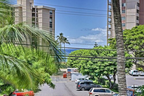 Гостиница Chic West Maui Condo w Pool - Walk to Beach!