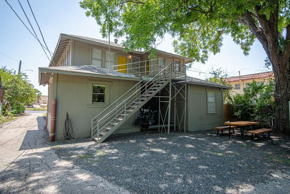 Фото The Xennial Ice Cold Ac With Fast Wi-fi