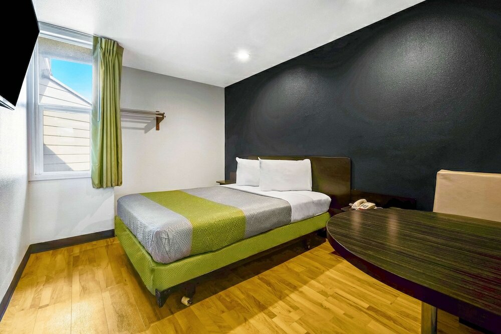 Фото Studio 6 Portland, Or