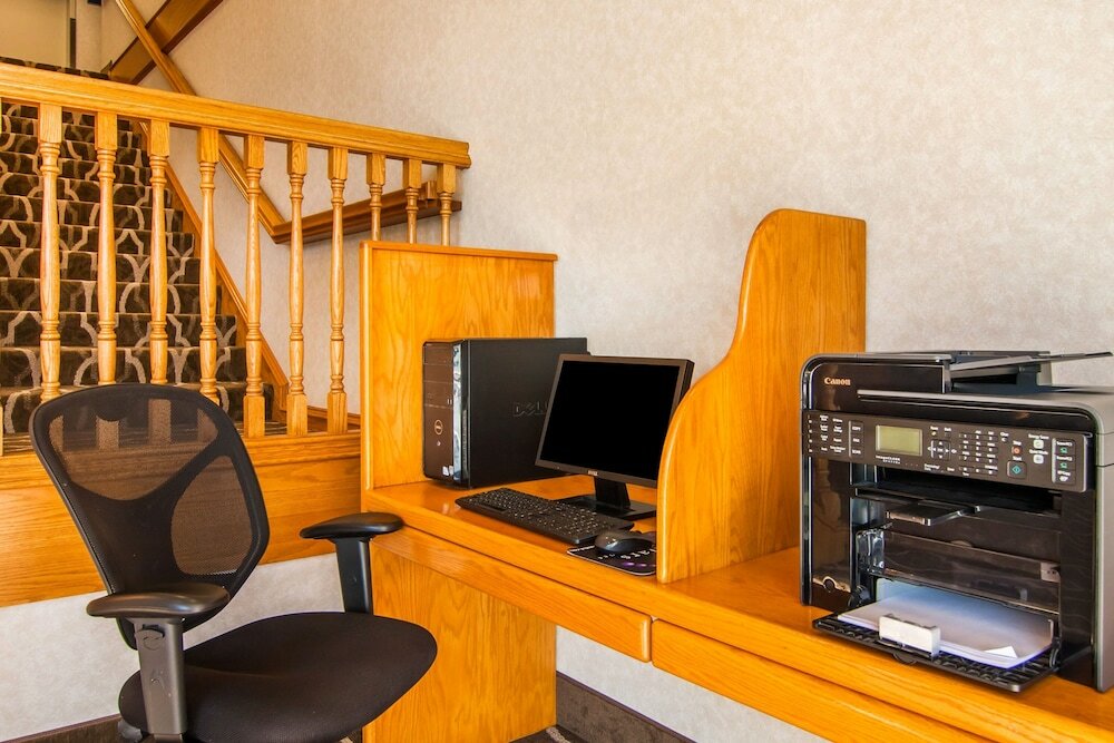 Фото Comfort Suites Salem