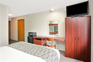 Microtel Inn & Suites by Wyndham Roseville/Detroit Area (California, County of Sacramento, County Route E13), hotel