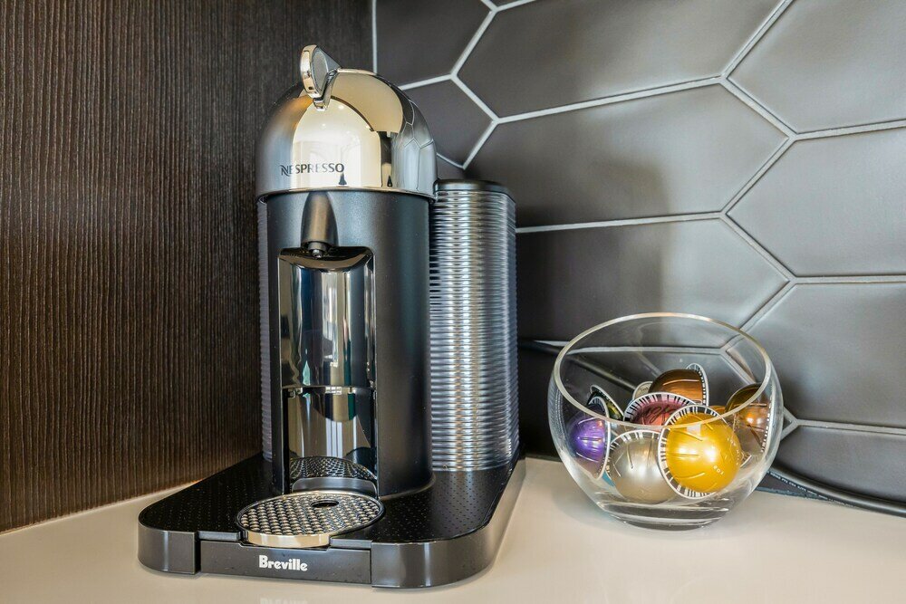 Фото Luxury Apartment in Hollywood