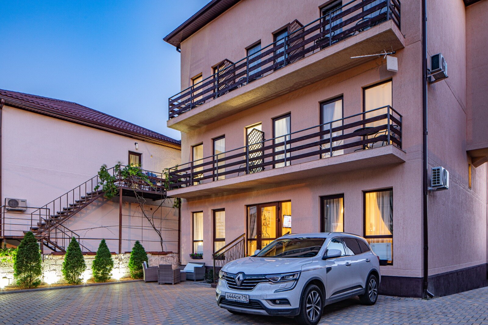 Фото отеля 1