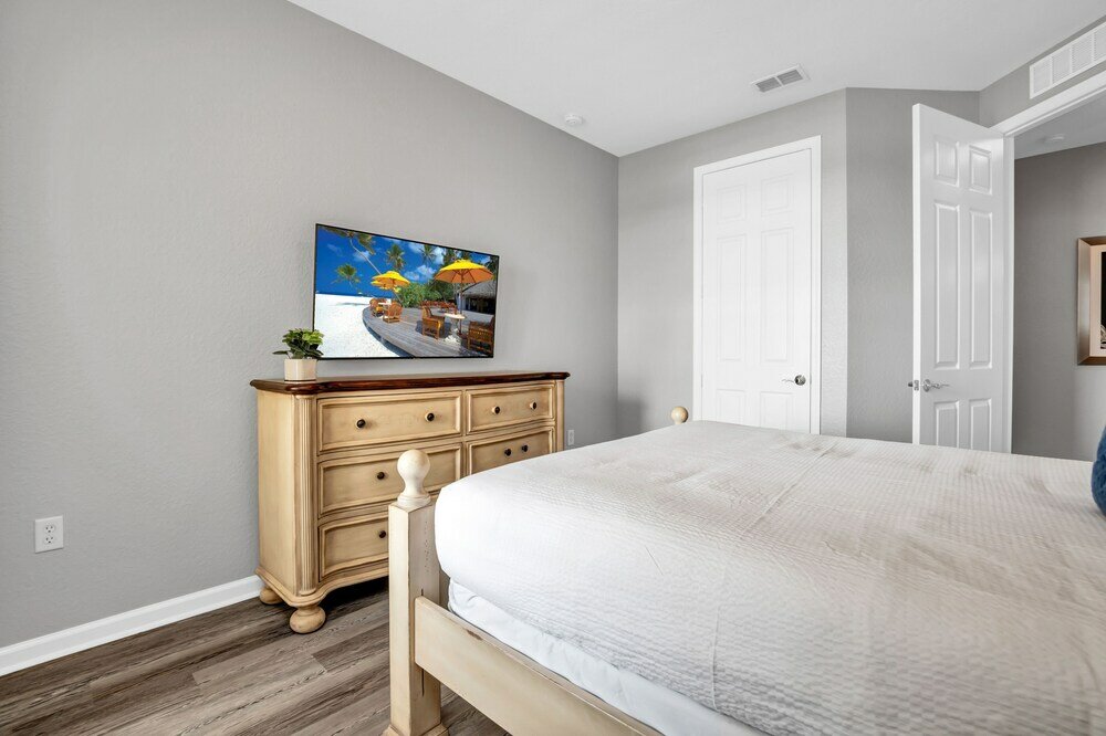 Фото 4816 Cayview Ave № 306